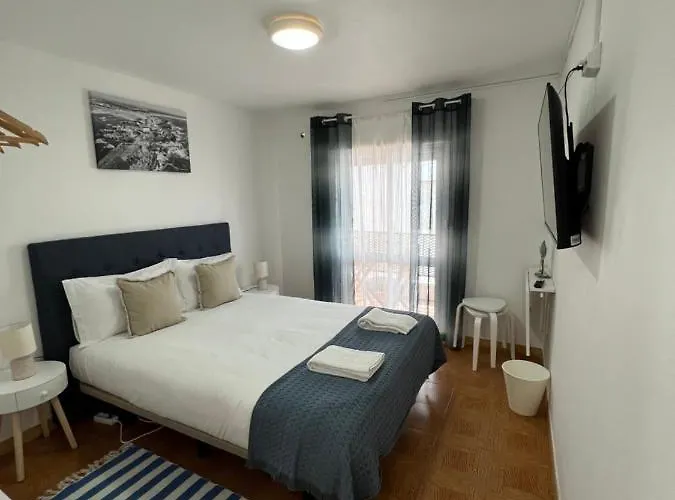 Vandrerhjem Residencial Mira-mar *